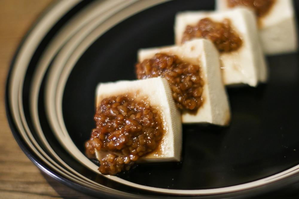 しょうゆ麹の塩豆腐