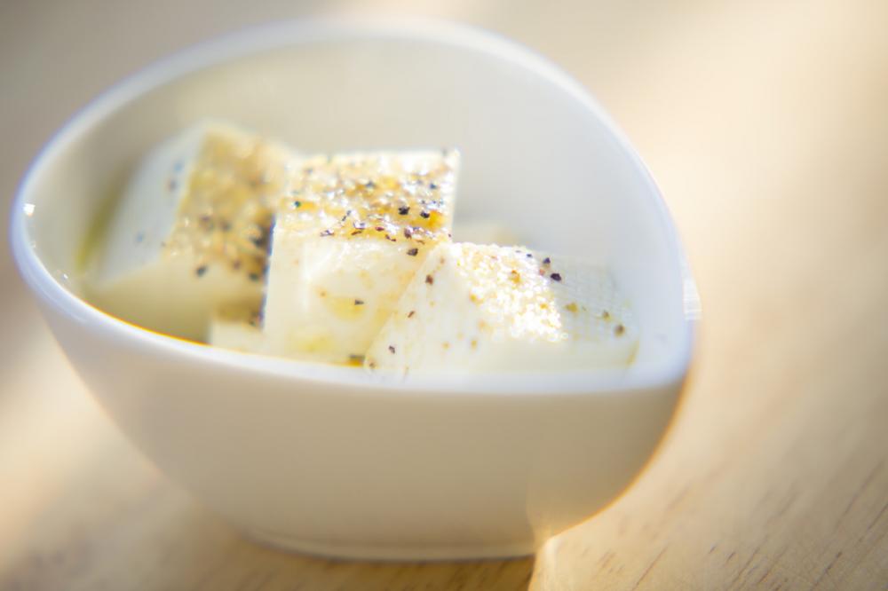 オリーブオイルとハーブ塩の冷奴